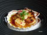 Coquilles de st-jacques poelees, sauce au foie gras