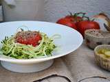 Spaghetti de courgettes et sauce tomate crue