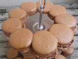 Macarons en couronne à partager au chocolat au lait et praliné de noix de macadamia