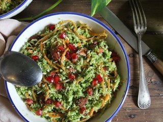 Taboulé de brocoli, grenade et amande grillée