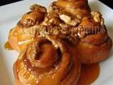 Cinnamon Buns, brioches à la cannelle, caramel au beurre salé et noix