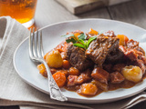 Bœuf braisé à la Bière et aux Légumes d’Hiver