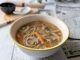 Soupe miso aux nouilles soba