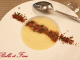 Consommé de parmesan à l’œuf et son croustillant au lard