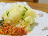 Écrasé de pommes de terre aux jaunes d'œufs à la frita algérienne aux oeufs brouillés