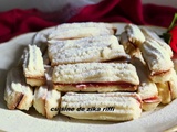 Gâteau el mohguen - biscuits à la douille traditionnelle à la confiture de cerises