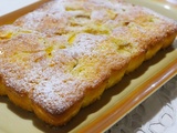 Gâteau moelleux aux pêches et mascarpone avec son couilis de fraises