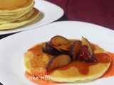 Pancakes pour la rentrée à la semoule de blé dur garnis de fruits de saison