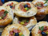 Petits pains farcis de fondue de tomate au pesto de ciboule d'ail du jardin