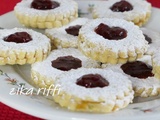 Sablés aux cacahuètes et confiture de fraises