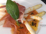 Asperges, jambon et vinaigrette de tomate pimentée et basilic