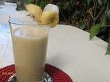 Smoothies bananes poires et jus de citron