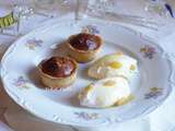 Tartelettes a la crème d'amandes et ses quenelles de fromage blanc au miel