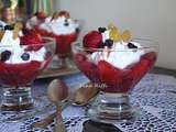 Verrines fraises chantilly mascarpone et coulis de fraises au miel