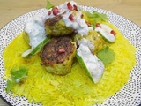 Boulettes de poulet à l'indienne et riz au curcuma