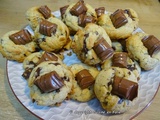 Cookies aux Kinder, pépites chocolat noir et noisettes grillées