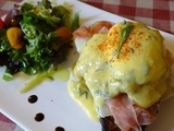 Oeufs bénédictine à l'estragon, jambon de bayonne, tomme de brebis, sur pain grillé