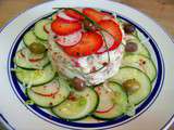 Tartare de saumon, fraises, tomates, concombre, radis et yuzu