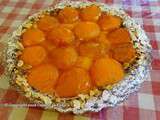 Tarte sablée noisette, compotée d'abricot et abricots