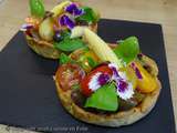 Tartelette sablée à l'origan, fond de tapenade, ratatouille et petites crudités de printemps