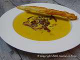 Velouté de potimarron, châtaignes, curcuma et magret de canard fumé