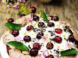 Pavlova au Chocolat et aux Cerises noires