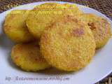 Galette de polenta à l'huile de noix de coco (Non raffinée), curcuma frais, poivre noir