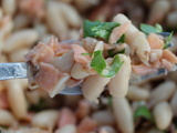 Salade tiède de haricots blancs et truite fumée