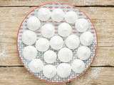 Petites meringues blanches