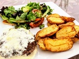 Steak haché de boeuf maison et sauce au camembert