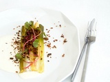 Asperges et poireaux crayons, crème de haddock, crumble de sarrasin et noisette