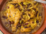 Tajine de poulet aux oignons et aux raisins secs