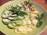 Carpaccio aux trois courgettes, huile de sésame et poivre de timut