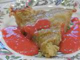 Gâteau à la rhubarbe et aux amandes et son coulis de fraises