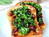 Pain perdu au kale et confit d’oignons au vinaigre balsamique