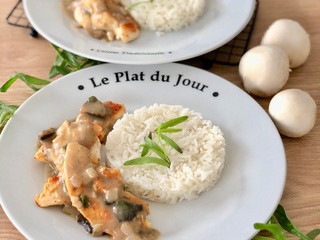 Aiguillettes de poulet et leur sauce aux champignons et à l’estragon