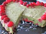 Gâteau au thé matcha et aux framboises