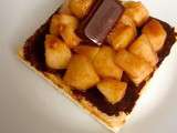 Toast aux poires vanillées et chocolat au thym