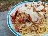 Linguine au poulet, à la saucisse italienne grillée et à la crémeuse de tomates séchées au romarin