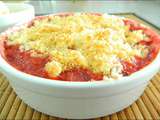 Crumble coco sur lit de banane et fraise