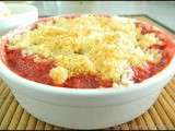 Crumble coco sur lit de banane et fraise