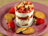 Verrine de fraises au basilic et galettes bretonnes