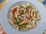 Penne au bacon, melon et tomates