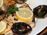 Steaks d'espadon marines et champignons grilles a la plancha