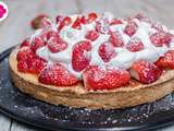 Tarte amandine aux fraises, aux framboises et à la chantilly maison