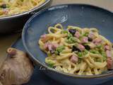 Pâtes à l'aïl noir et crème de parmesan