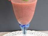 Smoothie fraises, menthe et concombre