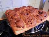 Brioche au yaourt liquide, pralin et pépites de chocolat