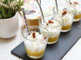 Verrine de compote de poire et chantilly au roquefort