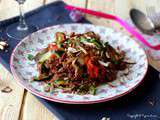 Riz de Camargue rouge sauté au tofu fumé et aux légumes d’été